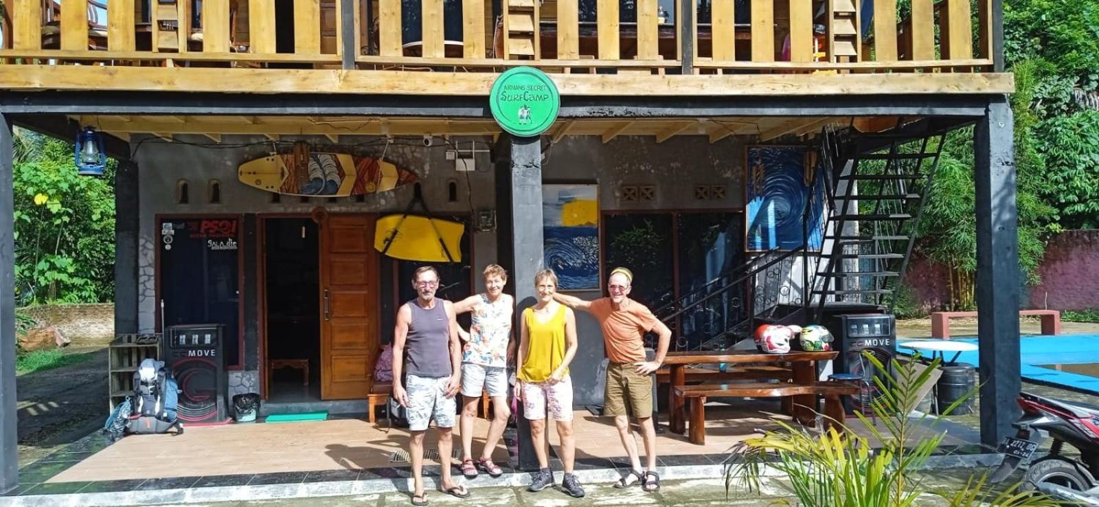 Ferienwohnung Air Manis Secret Surfcamp Taluk Batung Exterior foto